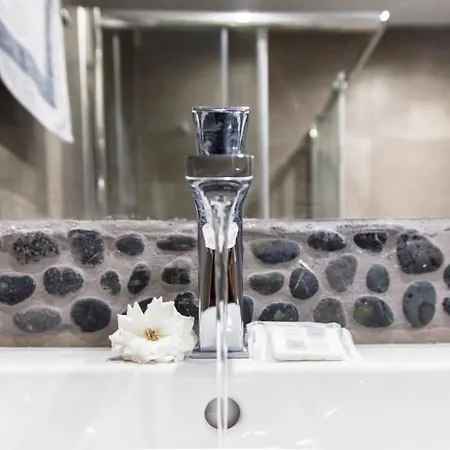 Armonia Hotel 3* 니드리